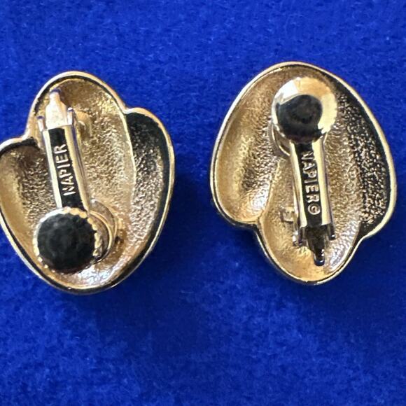 VTG NAPIER Gold Tone RED ENAMEL Screw back Clip On Earrings EUC Classic - Picture 4 of 8